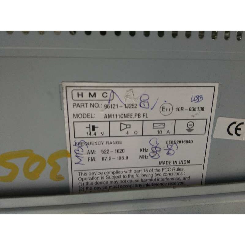 Recambio de sistema audio / radio cd para hyundai i20 city s referencia OEM IAM 961211J252  