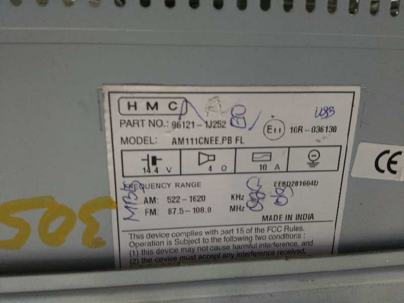 Recambio de sistema audio / radio cd para hyundai i20 city s referencia OEM IAM 961211J252  