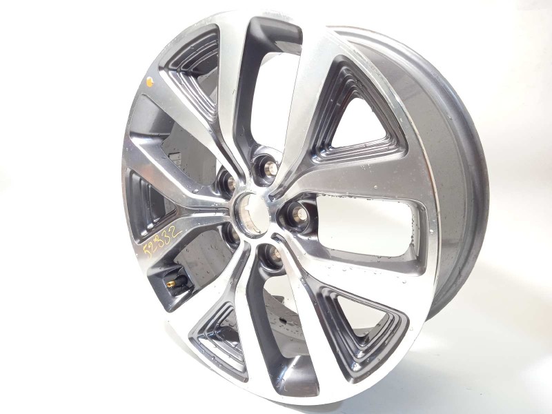 Recambio de llanta para kia sportage drive 4x2 referencia OEM IAM 529103W610  