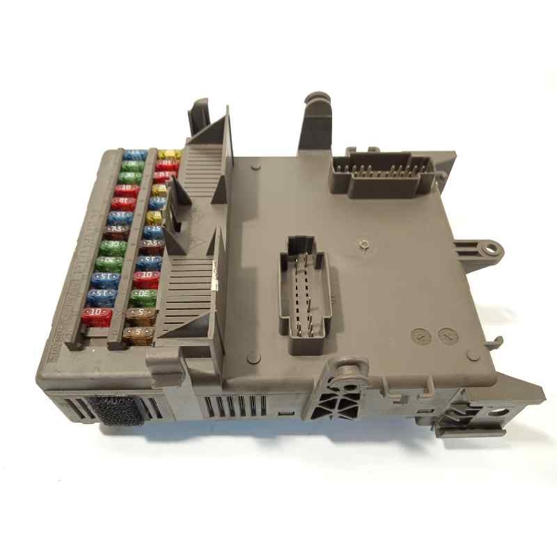 Recambio de caja reles / fusibles para renault espace iv (jk0) authentique referencia OEM IAM 8200283802  8200004201