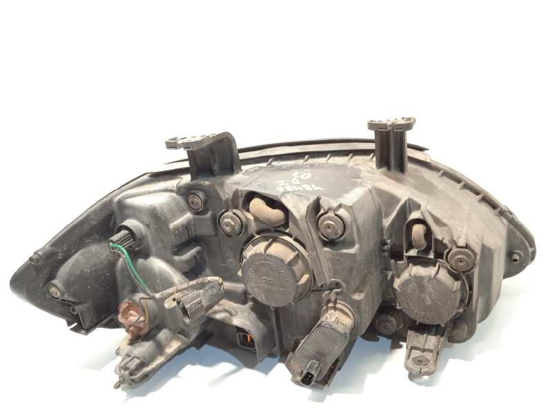 Recambio de faro izquierdo para ssangyong rodius xdi referencia OEM IAM NOREF  