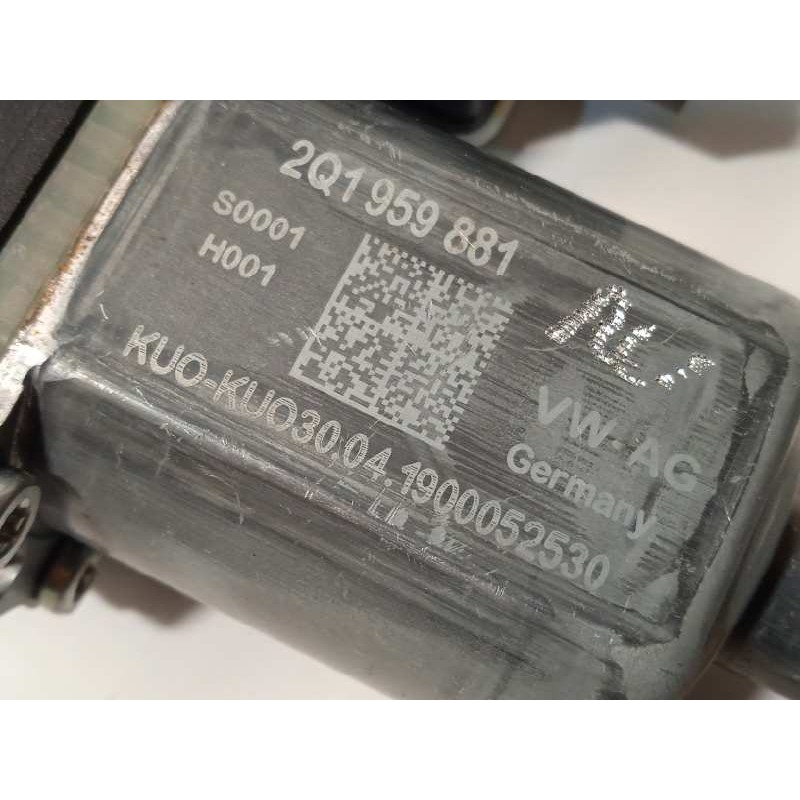 Recambio de elevalunas delantero izquierdo para volkswagen polo 1.0 referencia OEM IAM 2G4837461B  2Q1959881