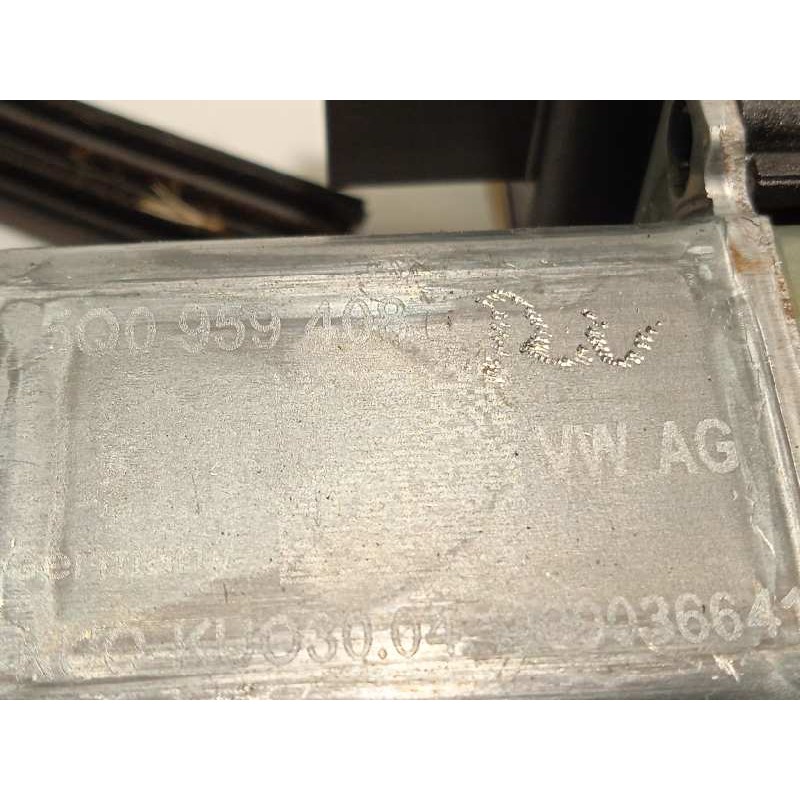 Recambio de elevalunas trasero derecho para volkswagen polo 1.0 referencia OEM IAM 2G6839462C  5Q0959408