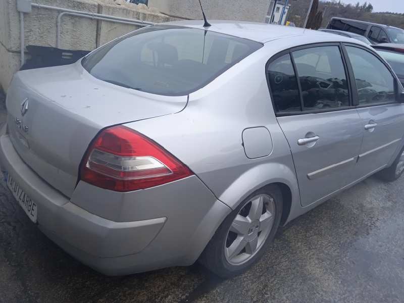 renault megane ii classic berlina del año 2007