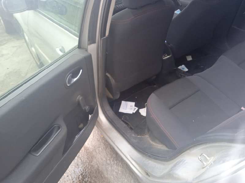 renault megane ii classic berlina del año 2007