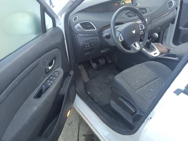 renault scenic iii del año 2011