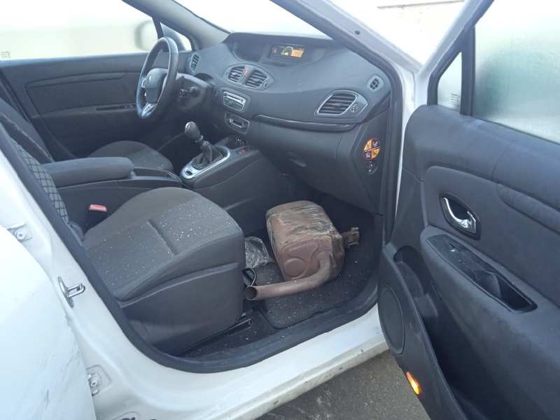 renault scenic iii del año 2011