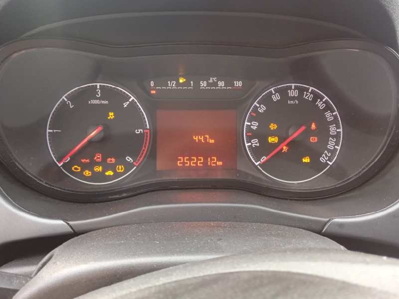 opel corsa e del año 2017