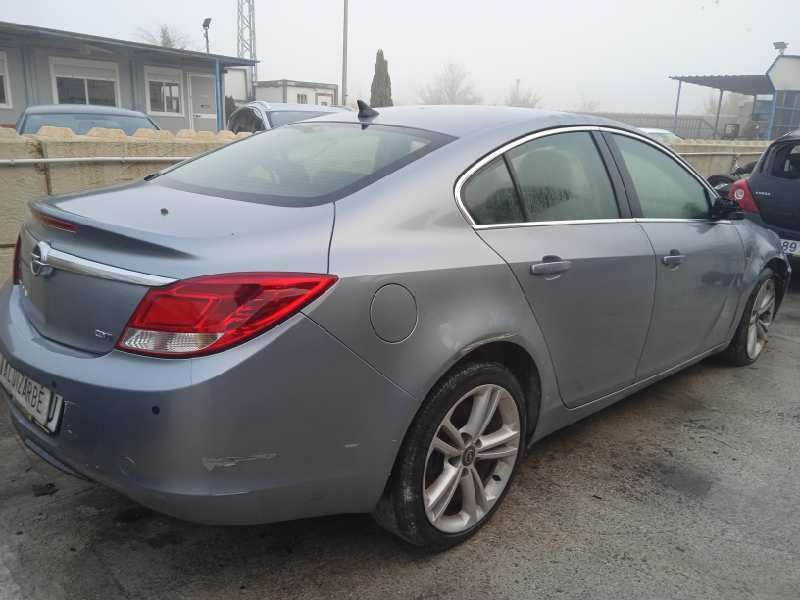 opel insignia berlina del año 2009