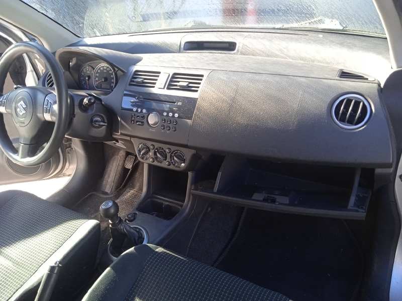 suzuki swift berlina (mz) del año 2005