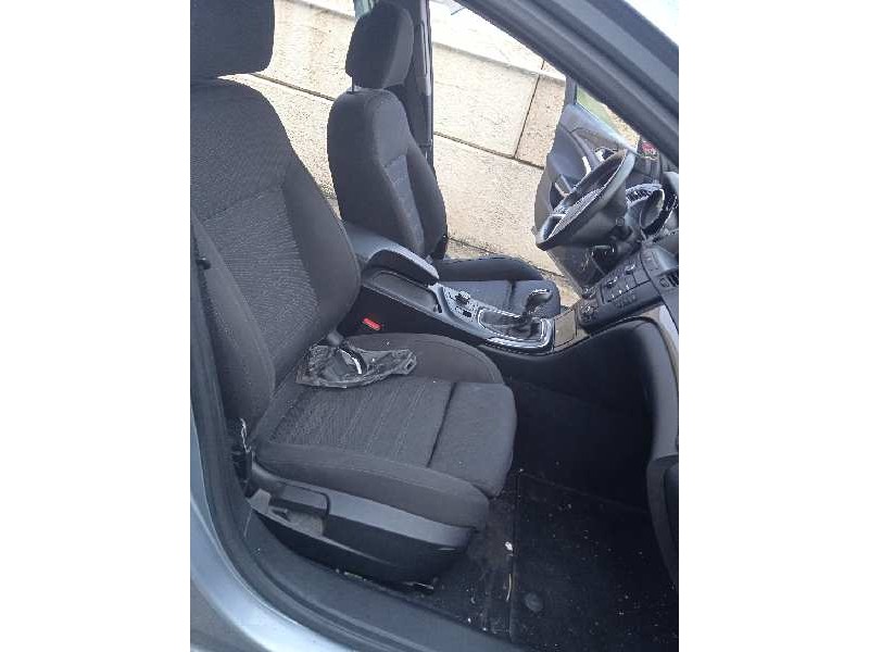 opel insignia berlina del año 2009