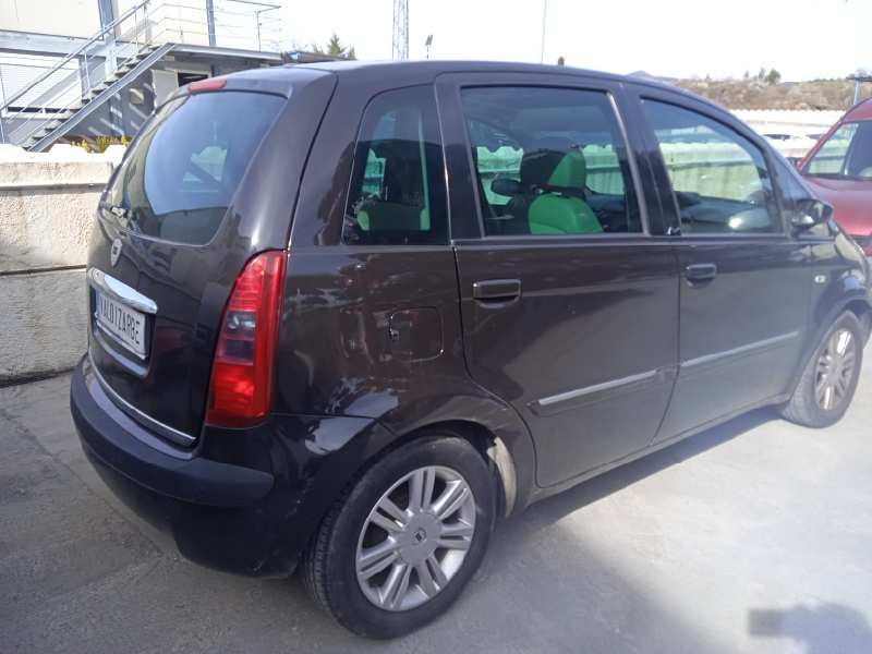 lancia musa (184) del año 2005