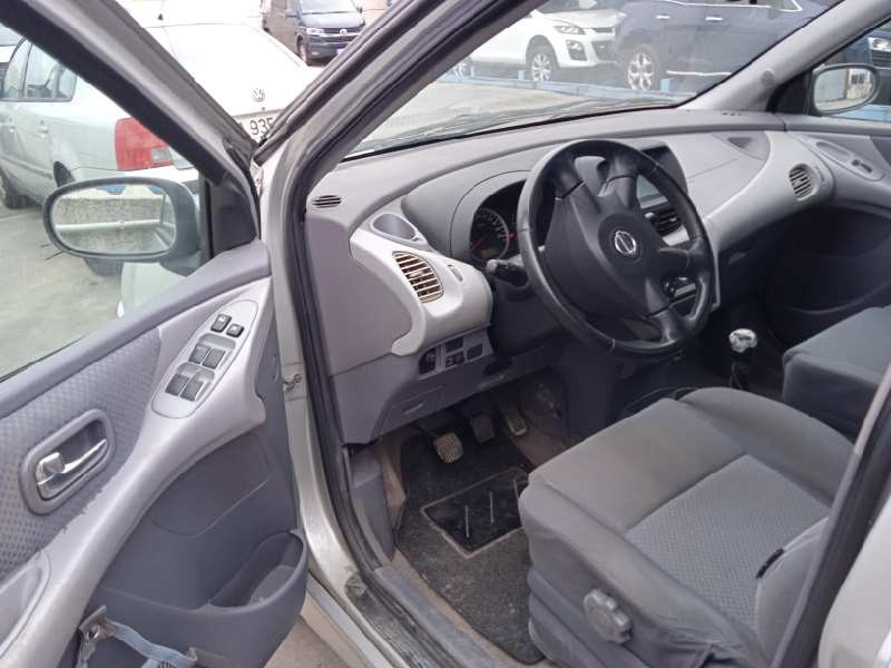 nissan almera tino (v10m) del año 2005