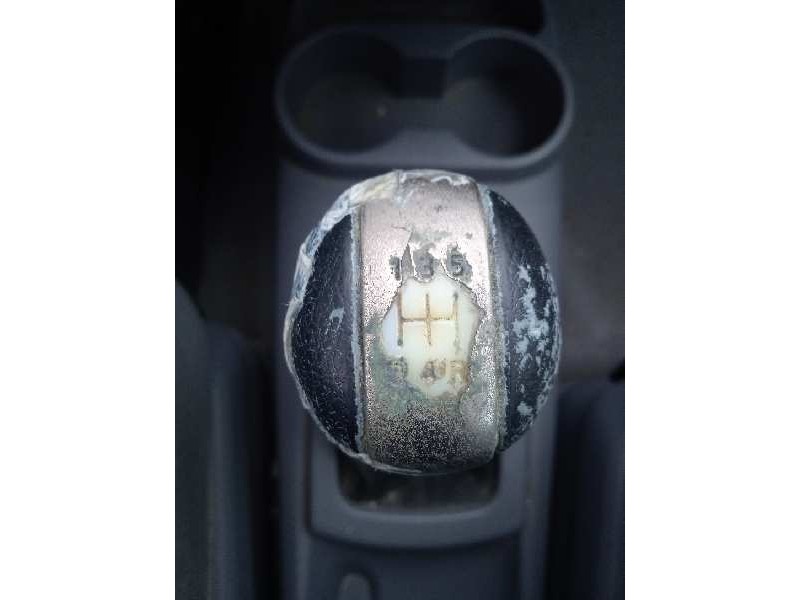 nissan almera tino (v10m) del año 2005