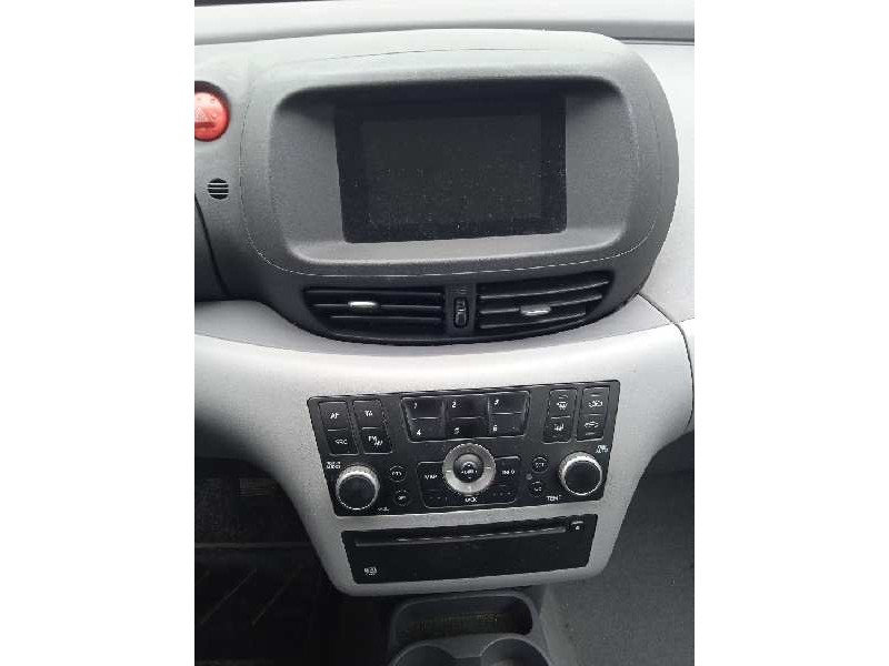 nissan almera tino (v10m) del año 2005