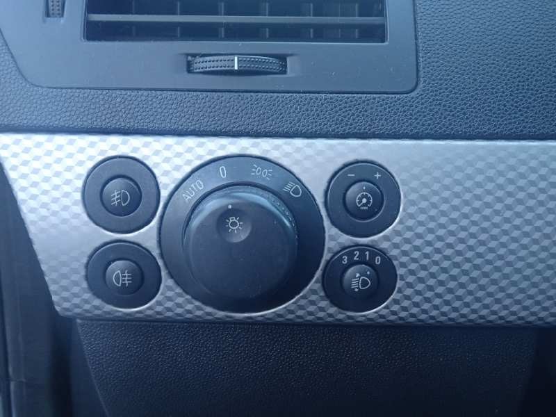 opel astra gtc del año 2007