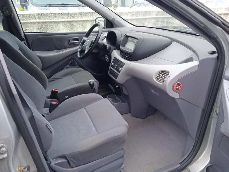 nissan almera tino (v10m) del año 2005