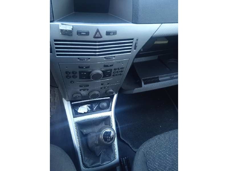 opel astra gtc del año 2007