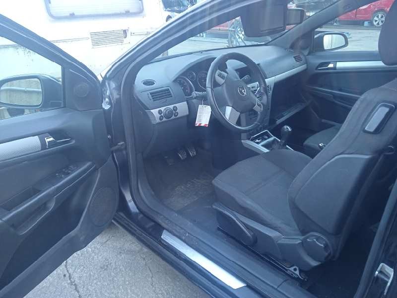 opel astra gtc del año 2007