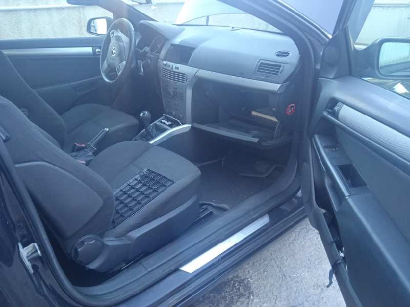 opel astra gtc del año 2007