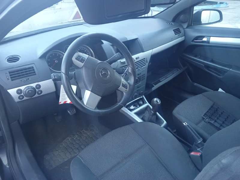 opel astra gtc del año 2007