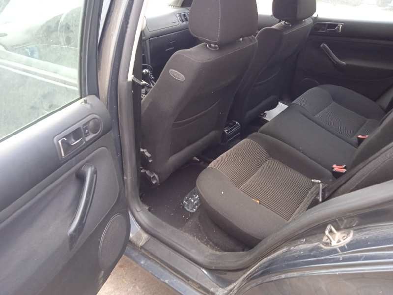 volkswagen golf iv berlina (1j1) del año 2000