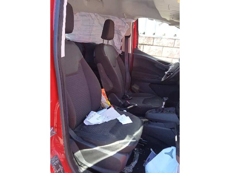 ford transit courier del año 2020