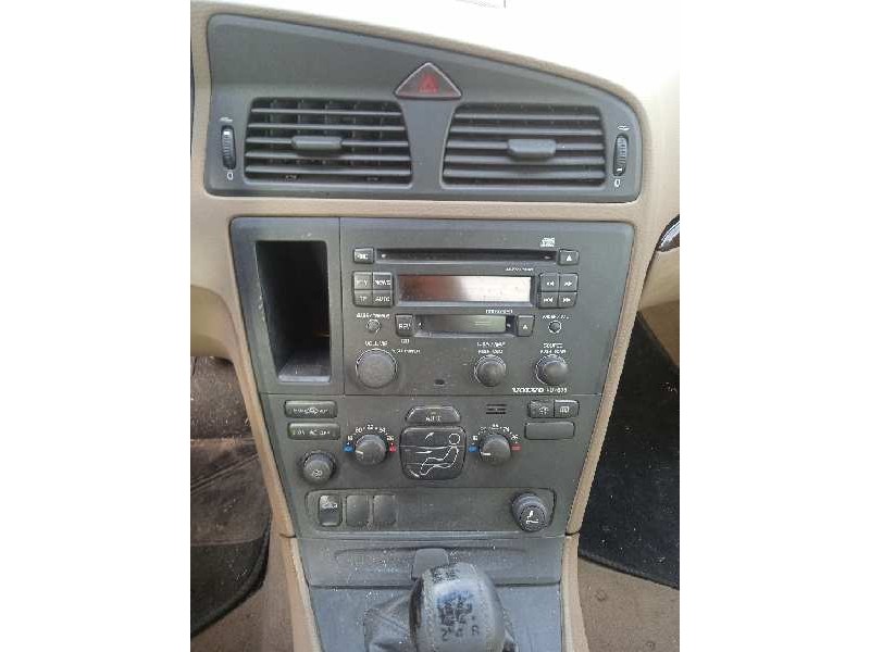 volvo s60 berlina del año 2004