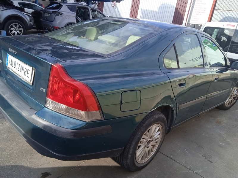 volvo s60 berlina del año 2004