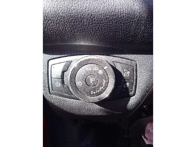 ford transit courier del año 2020