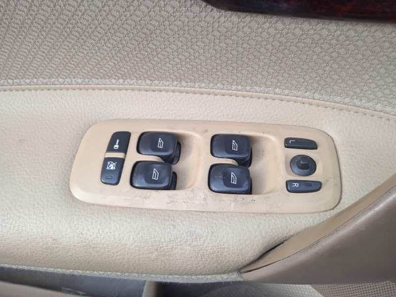 volvo s60 berlina del año 2004