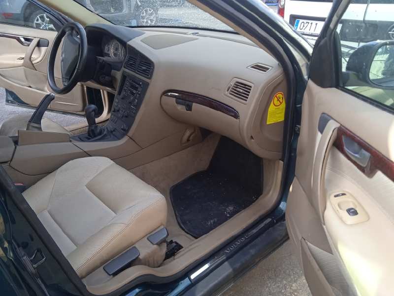 volvo s60 berlina del año 2004