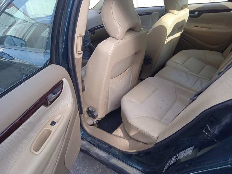 volvo s60 berlina del año 2004