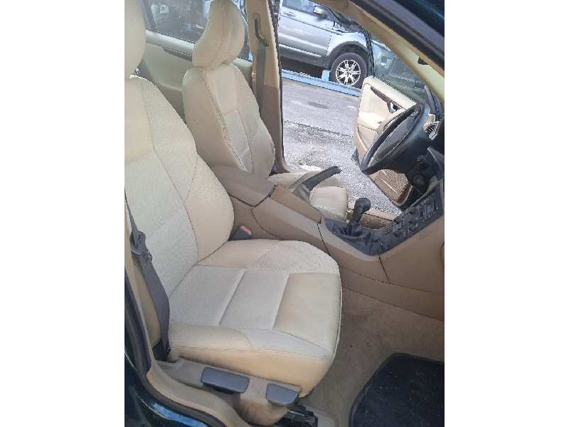 volvo s60 berlina del año 2004