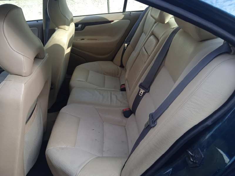 volvo s60 berlina del año 2004