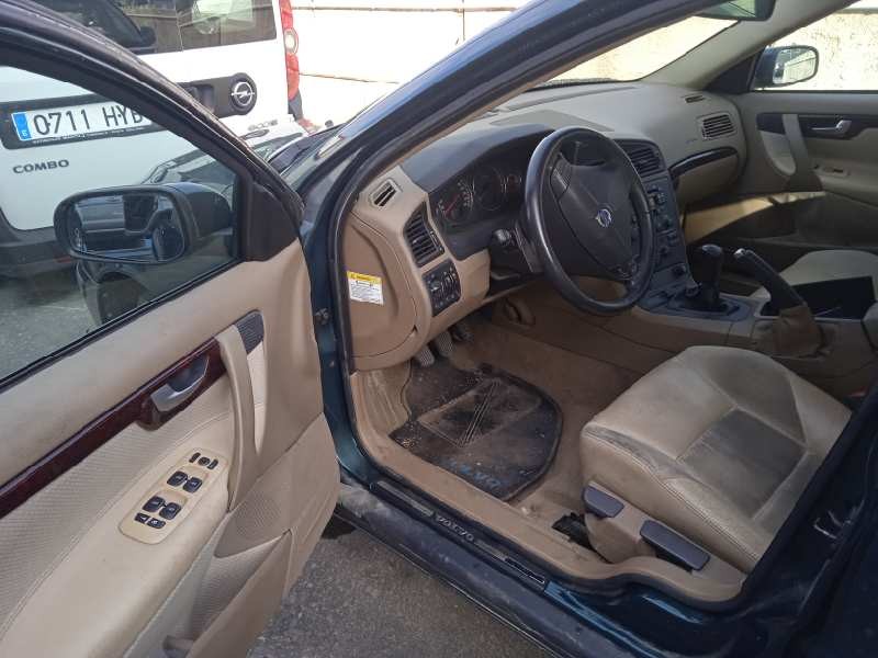 volvo s60 berlina del año 2004