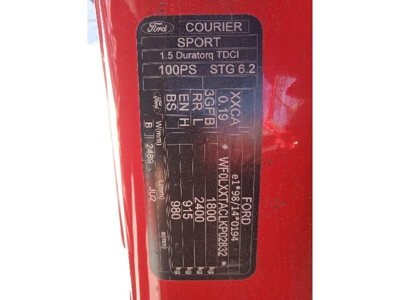 ford transit courier del año 2020