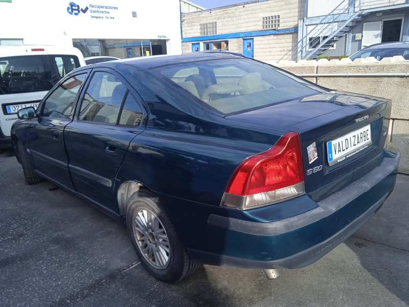 volvo s60 berlina del año 2004
