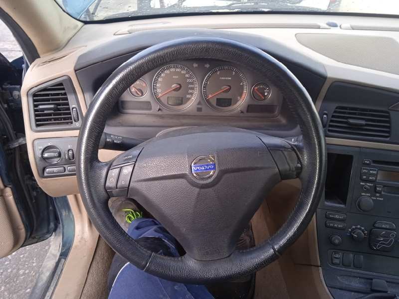 volvo s60 berlina del año 2004