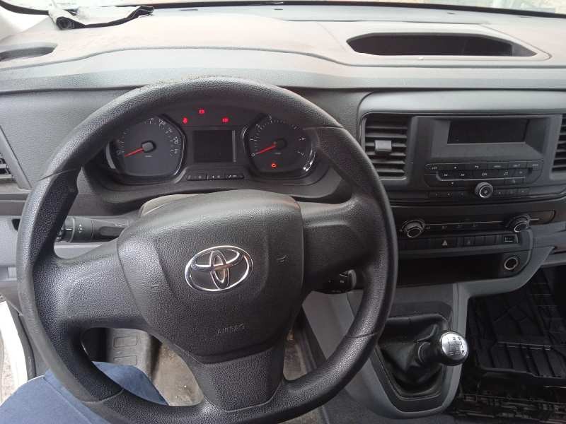 toyota proace verso del año 2017