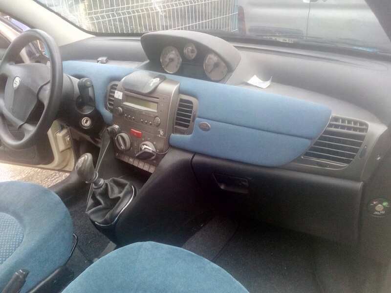 lancia ypsilon (101) del año 2006