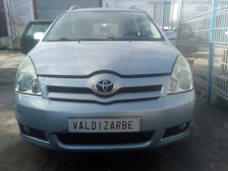 toyota corolla verso (r1) del año 2004