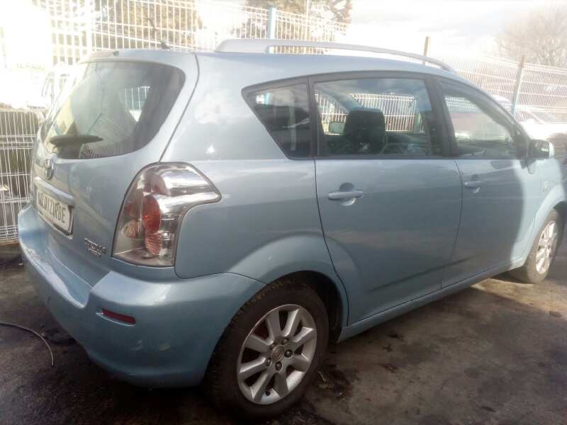 toyota corolla verso (r1) del año 2004