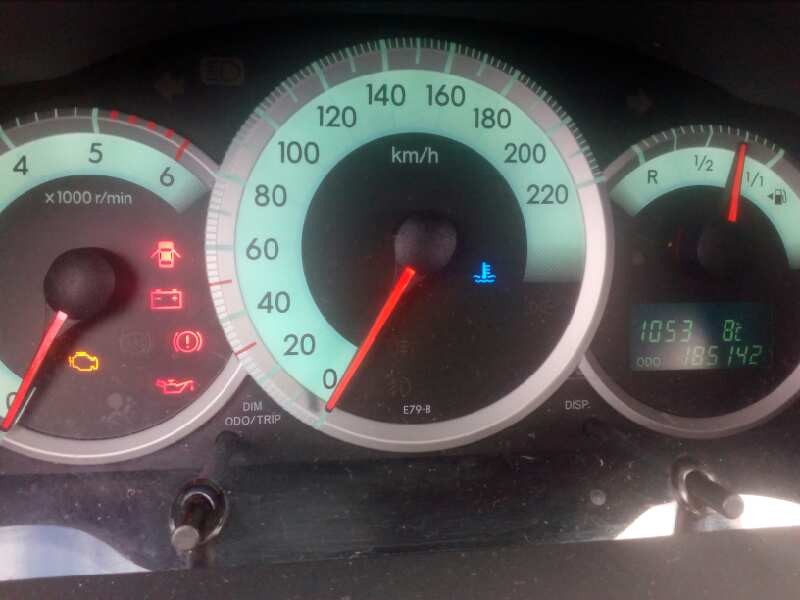 toyota corolla verso (r1) del año 2004