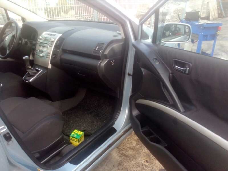 toyota corolla verso (r1) del año 2004