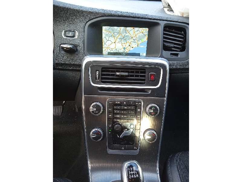 volvo v60 kombi del año 2015