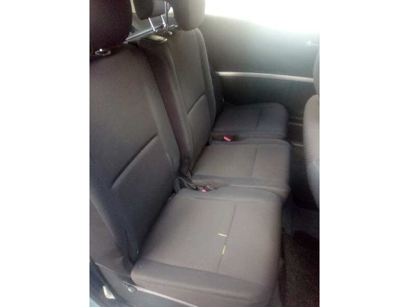 toyota corolla verso (r1) del año 2004