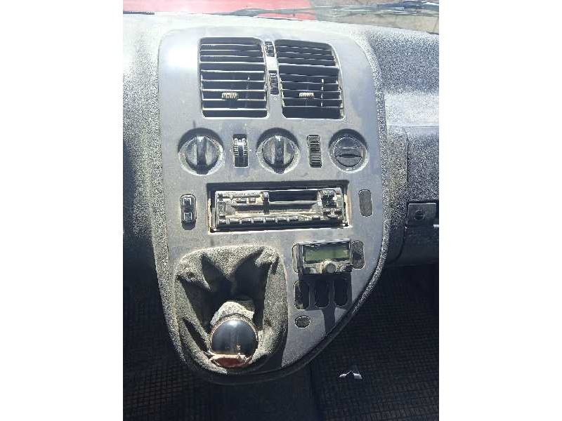 mercedes-benz vito (w638) caja cerrada del año 2000