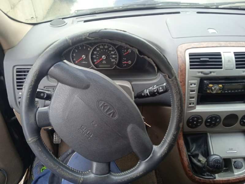 kia carnival ii del año 2003