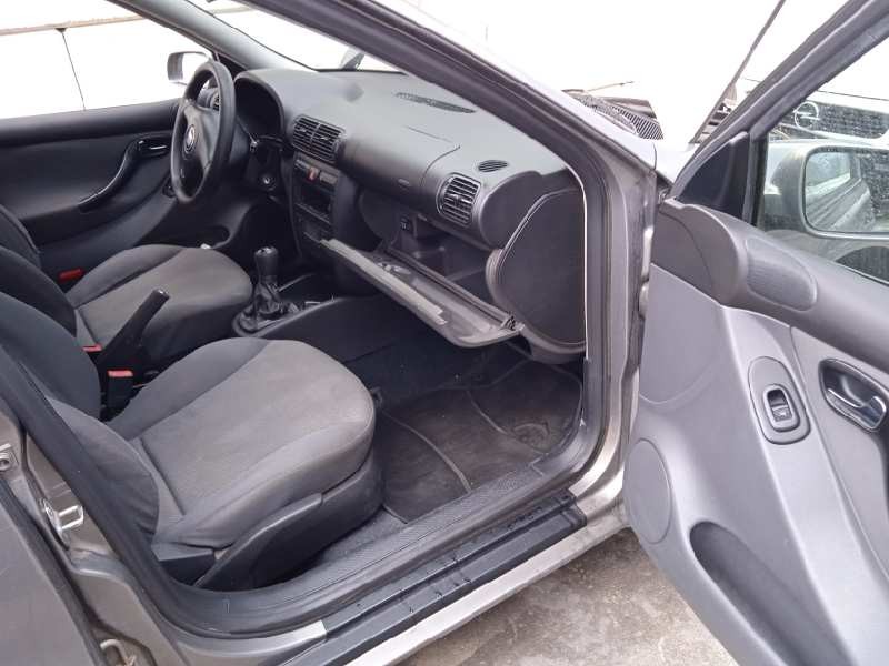 seat leon (1m1) del año 2002